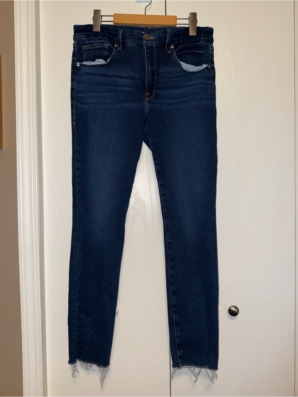 Good American Good Legs Raw Hem Skinny Jeans